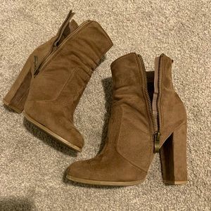 COPY - Beige brown heeled booties